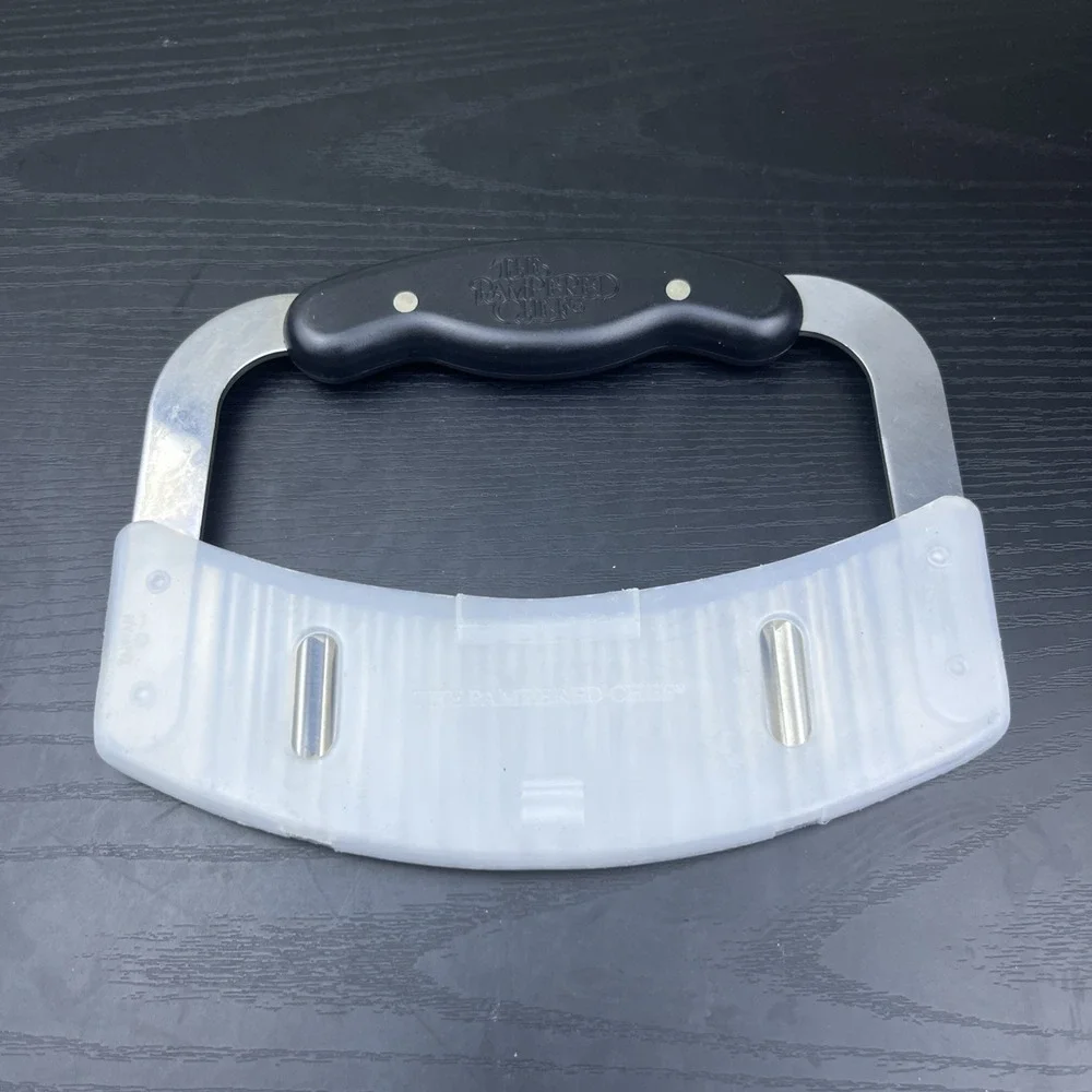 Pampered Chef Crinkle Cutter w/ Safety Guard Stainless Steel Wavy Slicer Chopper